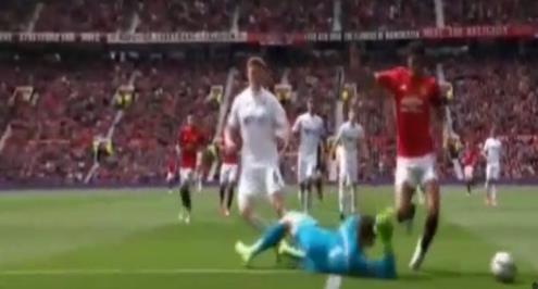 صيد البريميرليج.. ركلة جزاء مثيرة للجدل لمانشستر يونايتد أمام سوانزي